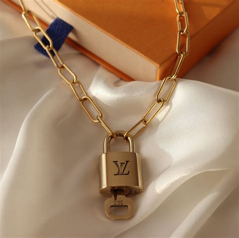 louis vuitton lock necklace price.